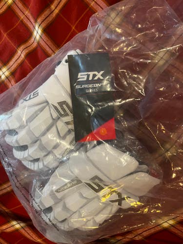 New Player's STX Surgeon RZR Lacrosse Gloves Large