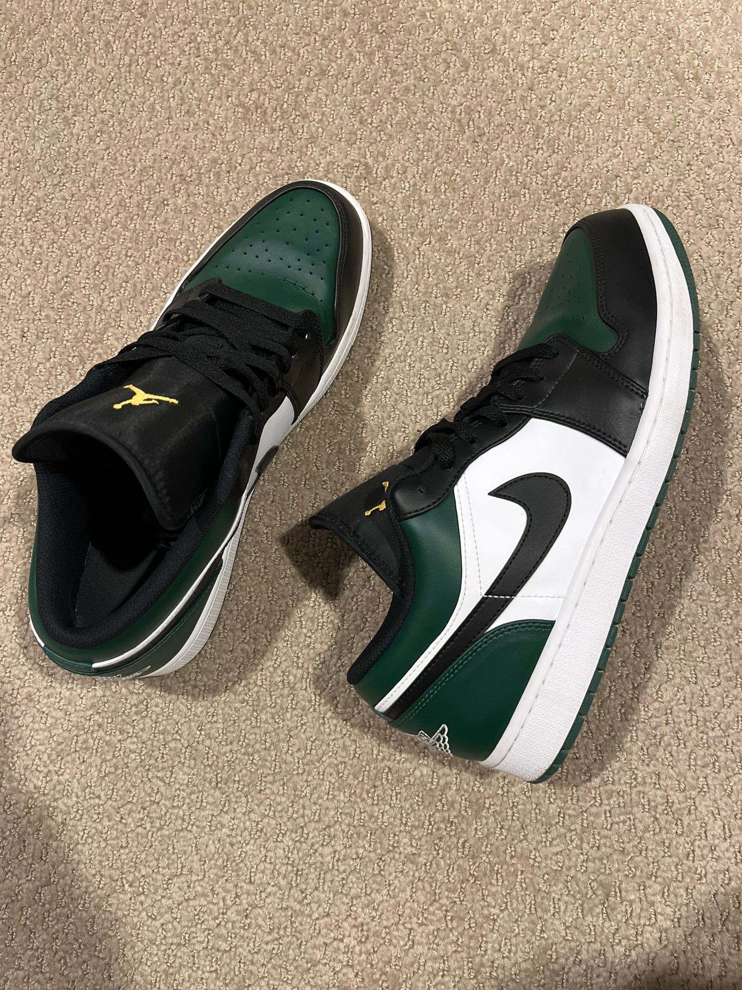 jordan 1 green pin