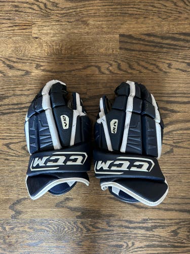 Used CCM 14" Vector  V10 Gloves