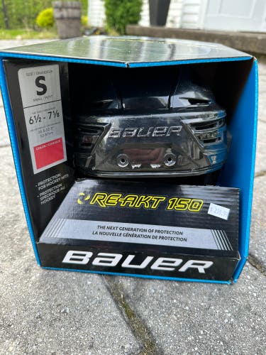 Used Small Bauer  Re-Akt 150 Helmet