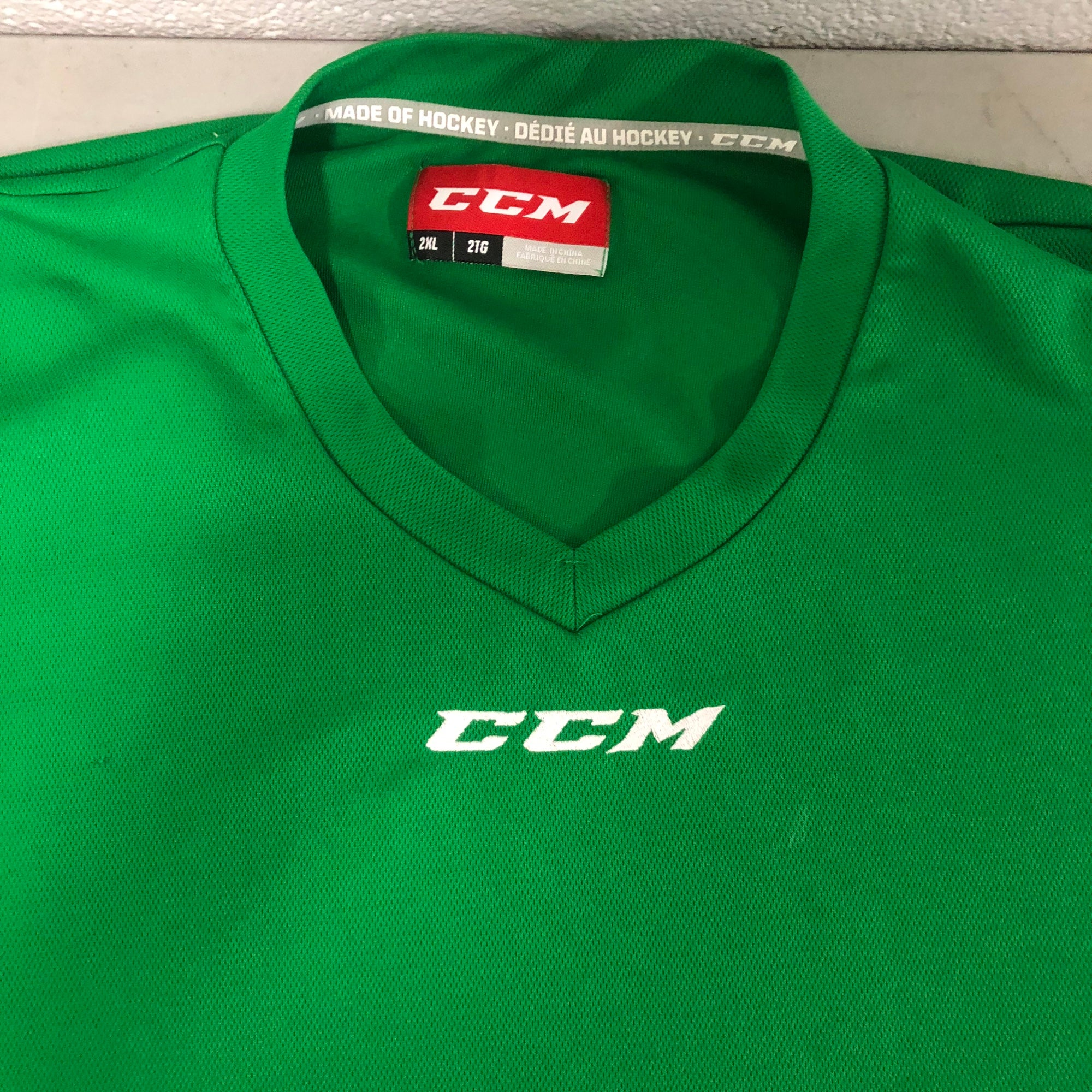CCM Hockey Senior/Adult 5000 Practice Jersey-Goalie Cut