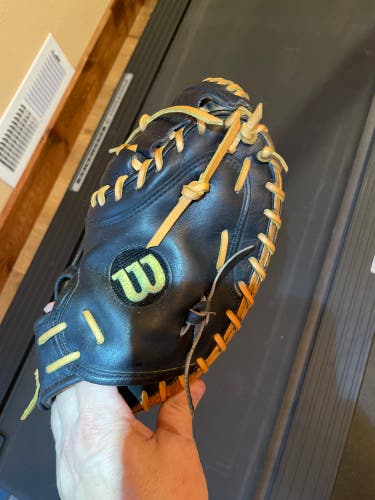 Catcher's 33" A2000 Baseball Glove