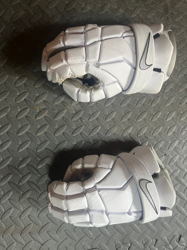 Used Player's Nike Medium Vapor Lacrosse Gloves