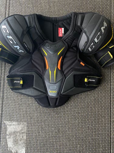 Used Large CCM  Tacks 9080 Shoulder Pads