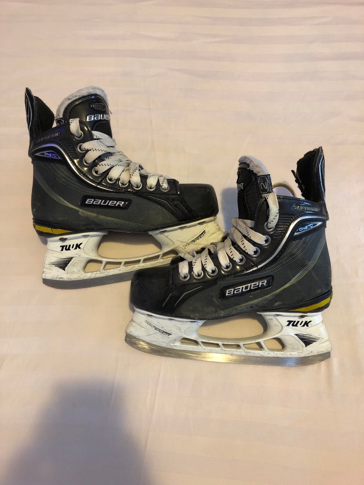 Used Junior Bauer Supreme One70 Hockey Skates (Regular) - Size: 2.0