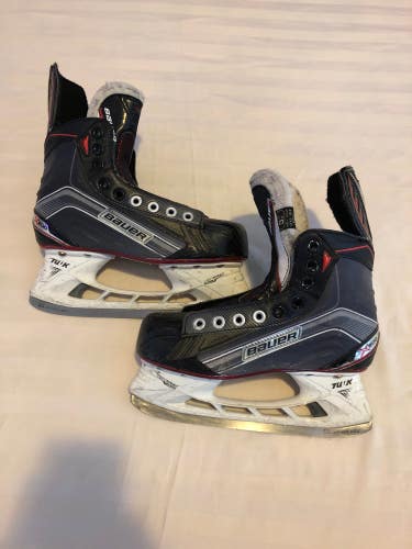 Used Junior Bauer Vapor X600 Hockey Skates (Regular) - Size: 3.5