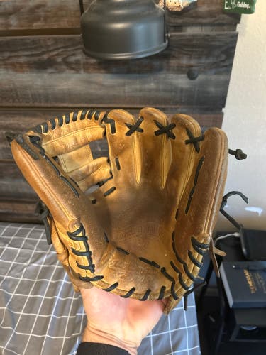 Used Right Hand Throw 11.25" Pro Preferred Baseball Glove
