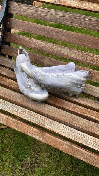 White Used Molded Cleats Low Top Spotlight MC