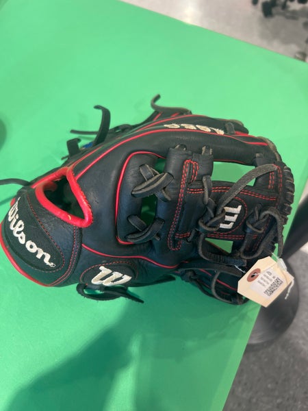 Used Wilson A950 Right Hand Throw Baseball Glove 11.5"