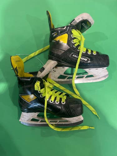 Youth Used Bauer Supreme 3S Pro Hockey Skates D&R (Regular) 12.5