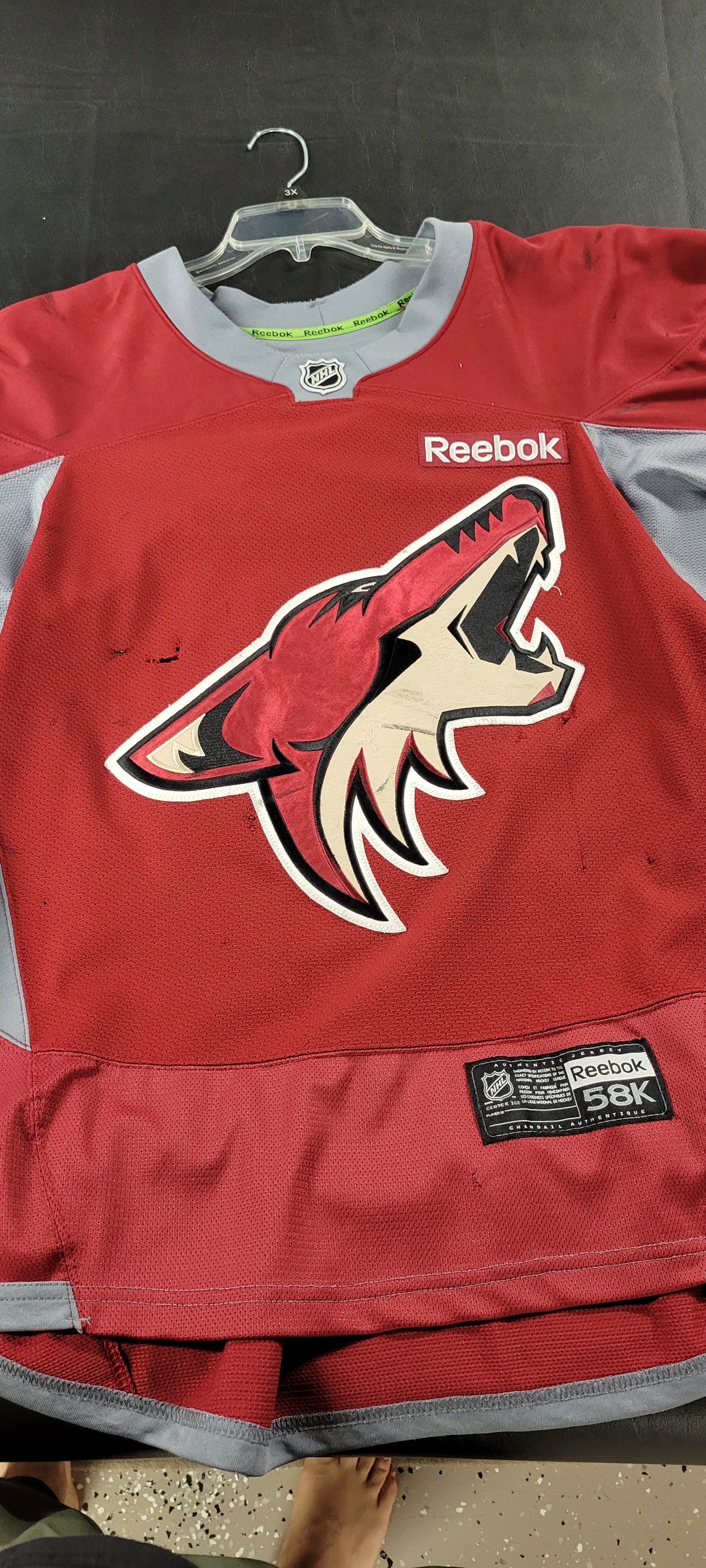 Phoenix Coyotes non goalie-cut worn gray Reebok practice jersey size 58  from 2013-2017 seasons