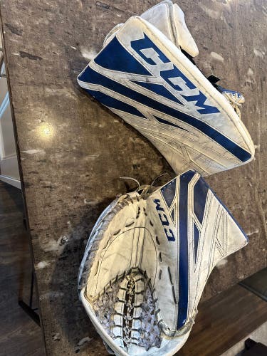 CCM EFLEX 4 Glove And Blocker Junior