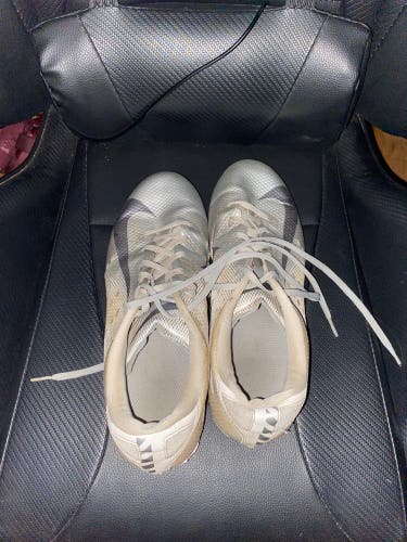 Used Size 11 (Women's 12) Low Top