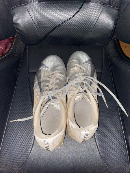Used Size 11 (Women's 12) Low Top