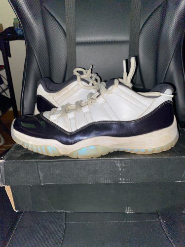 Men's Size 9.5 (Women's 10.5) Air Jordan 11 Shoes