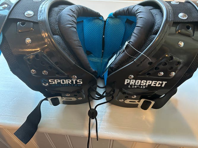 New Schutt Prospect Shoulder Pads L 14-15”