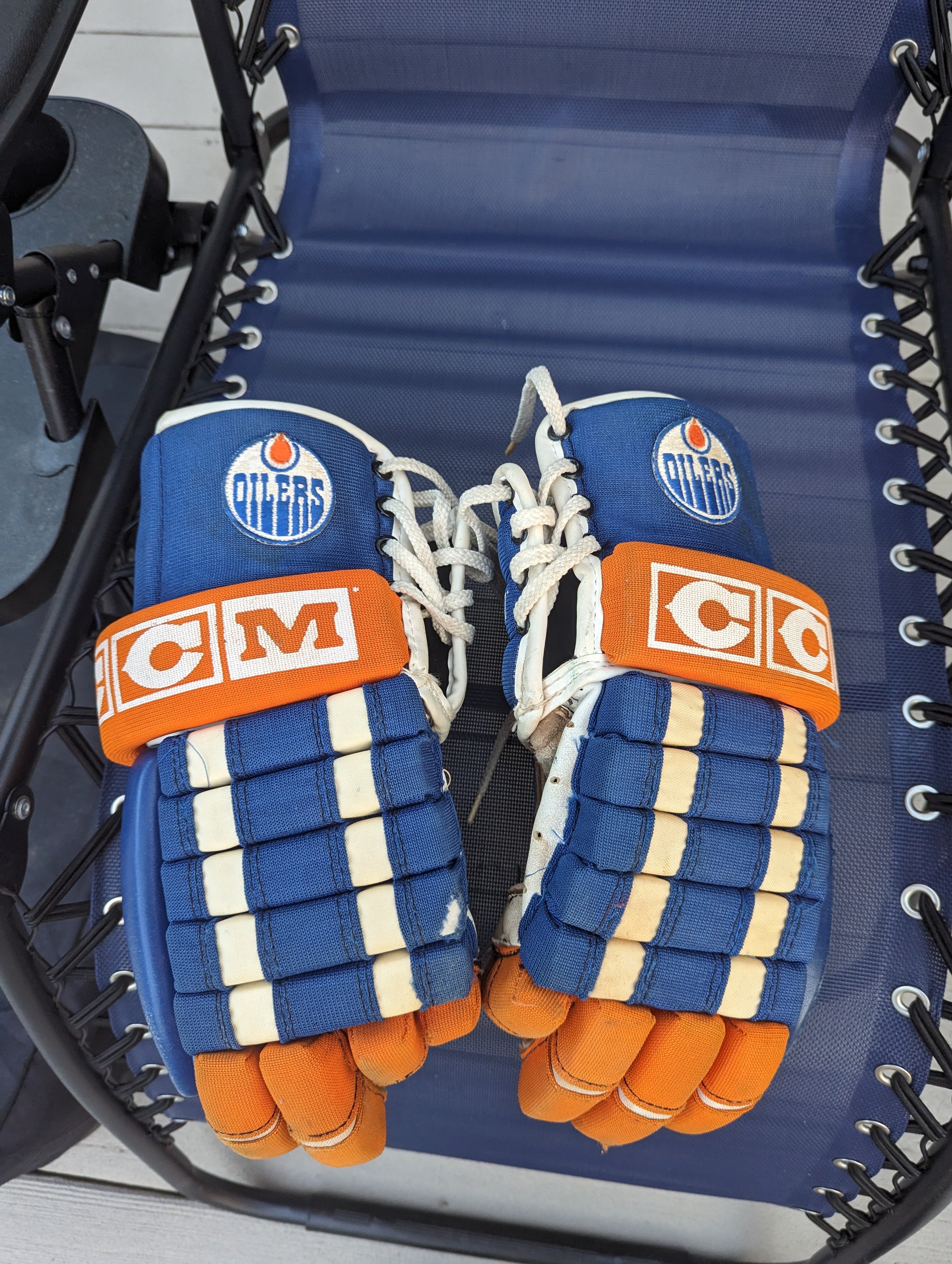 Sher-Wood Rekker Element One Dominik Kahun Edmonton Oilers Pro Stock Gloves  (Multiple Sizes)