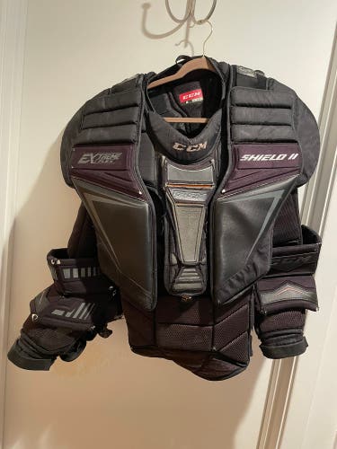 CCM Extreme Flex Shield II XL Goalie Chest Protector
