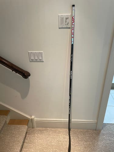 Intermediate Left Hand P92 Vapor Hyperlite Hockey Stick