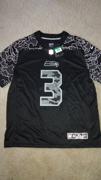 Seattle Seahawks Russell Wilson jersey M NWT camo salute to