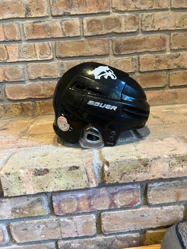 Used Large Bauer Re-Akt 100 Helmet