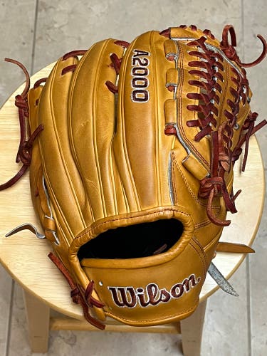 2021 Wilson A2000 D33 11.75" Pitcher / Infielder Baseball Glove WBW1000901175