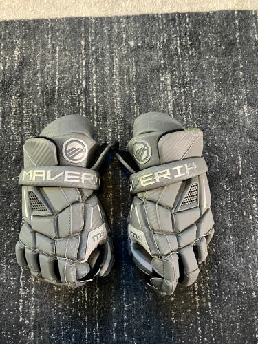 New Player's Maverik 13" M5 Lacrosse Gloves