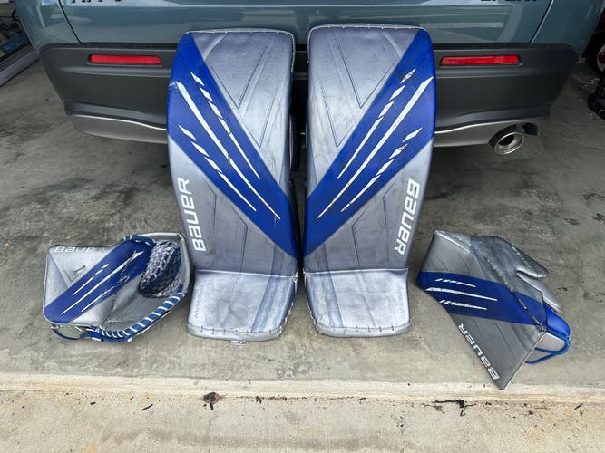 Bauer Hyperlite medium Full Set. Silver/Royal Blue/ White