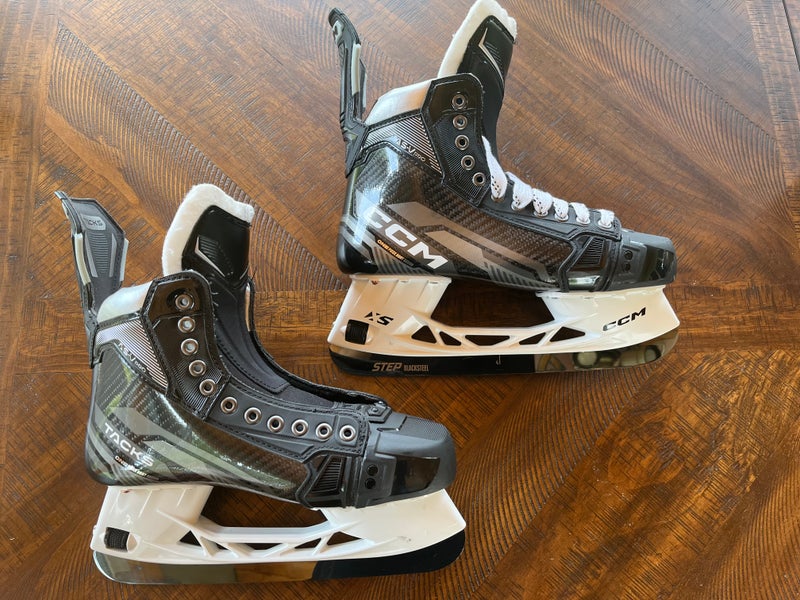 Senior New CCM AS-V Pro Hockey Skates Regular Width Pro Stock Size 9