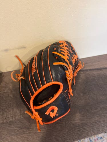 Dimarini Insane glove