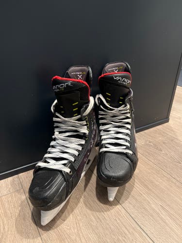 Used Bauer  Size 7 Vapor Hyperlite Hockey Skates