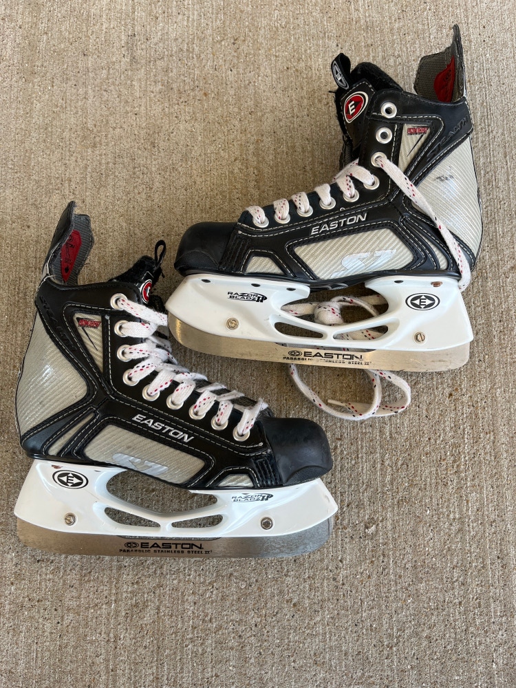 Junior Used Easton Stealth S7 Hockey Skates EE (Extra Wide) 2.5