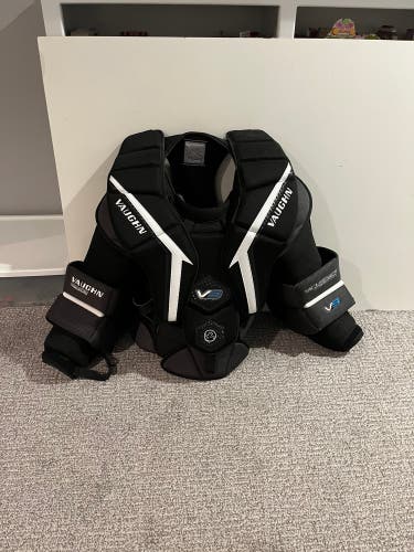 Vaughn Velocity V9 Sr Pro Goalie Chest Protector Size Medium/Large See Description
