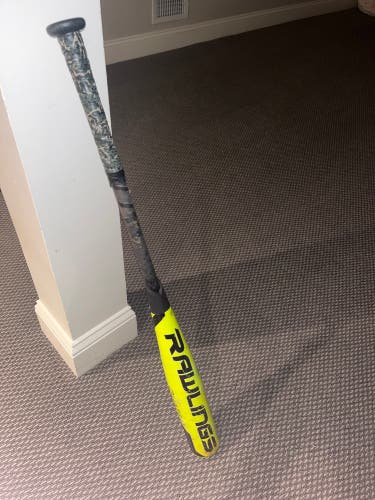 One season used 32” Rawlings quatro -3