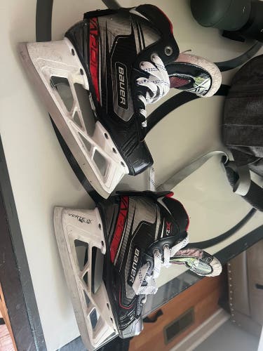Used Bauer Regular Width  Size 1.5 Vapor X2.7 Hockey Skates