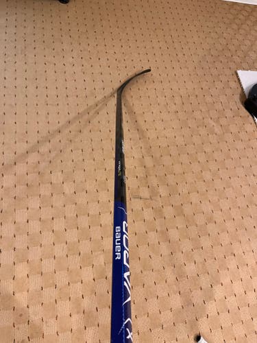 Senior Used Left Hand Bauer Vapor Hyperlite Hockey Stick P90T Pro Stock
