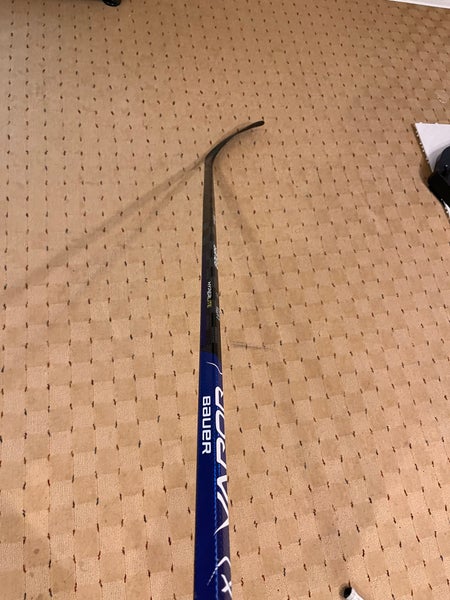 Senior Used Left Hand Bauer Vapor Hyperlite Hockey Stick P90T Pro Stock
