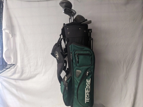 TechEdge Junior Tour Golf Set Size Bag with 8 (RH) Clubs Color Black Condition U