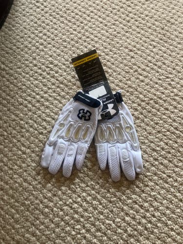 Girls lacrosse gloves- medium UA NWT