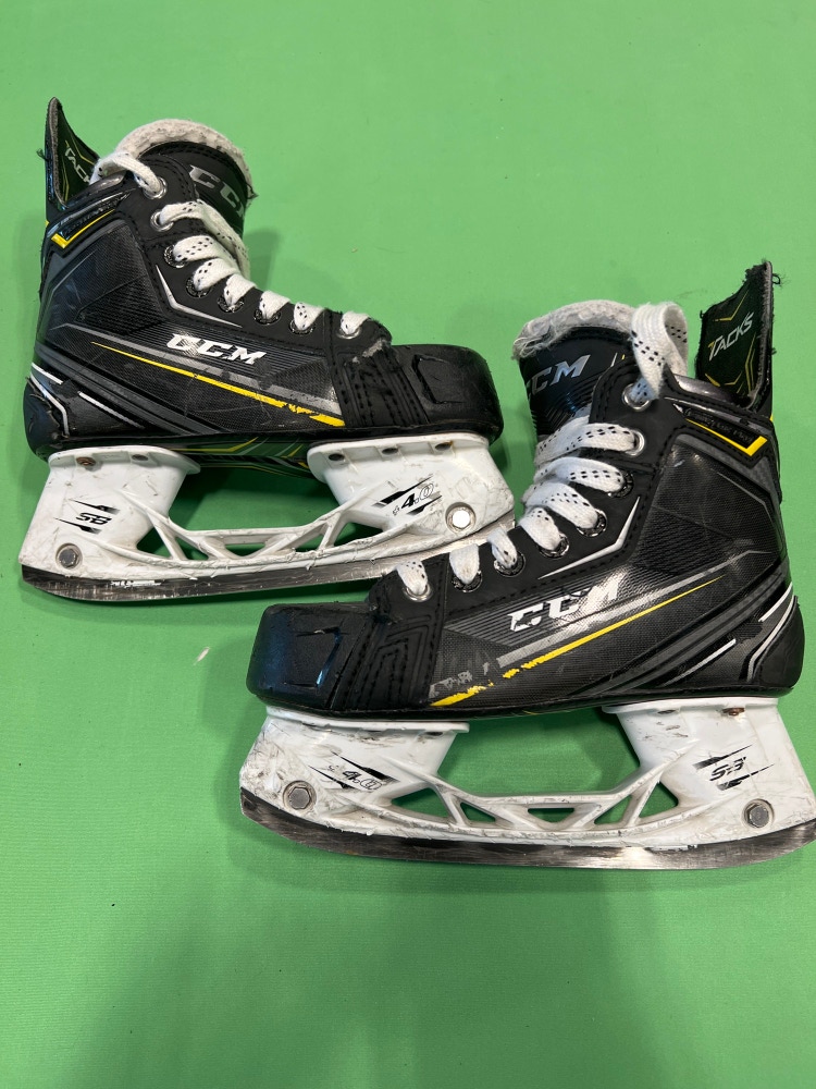 Used Junior CCM Tacks Vector Pro Hockey Skates (Regular) - Size: 1.5