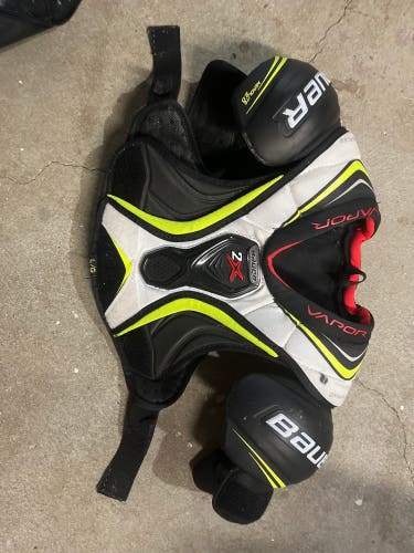 Used Large Bauer Vapor 2X Shoulder Pads