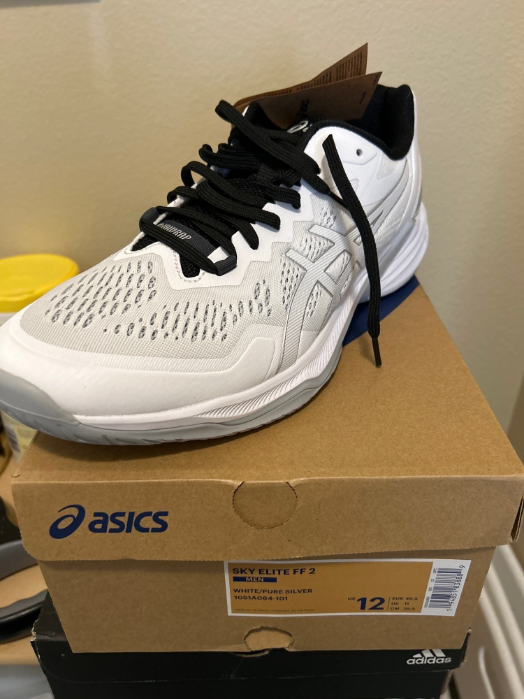 Men’s Volleyball Shoes