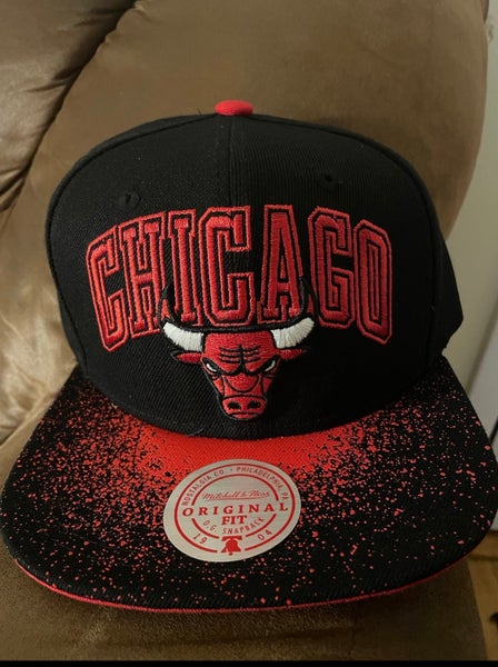 Chicago Bulls mitchell and Ness All Red Snapback Hat Excellent Condition
