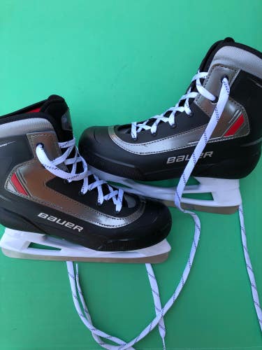 Used Senior Bauer Expedition Hockey Skates (Regular) - Size: 8.0