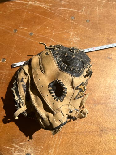 Used Right Hand Throw 10.5" GXC Baseball Glove