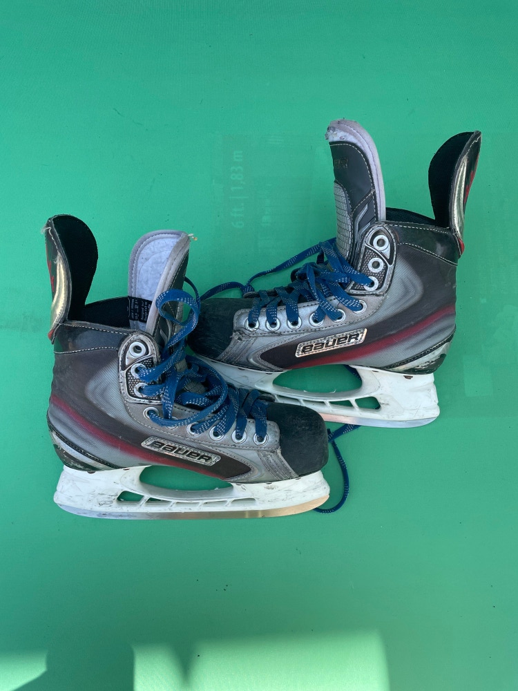 Used Junior Bauer Vapor X7.0 Hockey Skates (Regular) - Size: 3.0