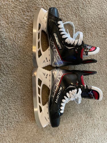New Bauer Size 6.5 Vapor 3X Hockey Skates