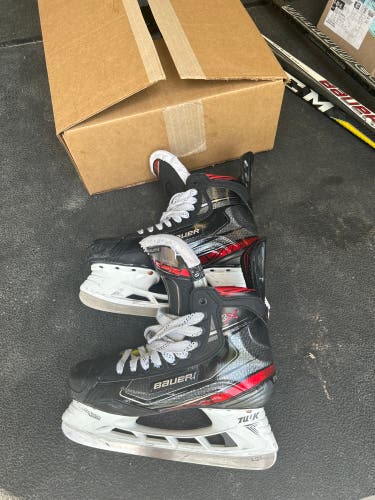 Used Bauer Extra Wide Width Size 8.5 Vapor 2X Hockey Skates
