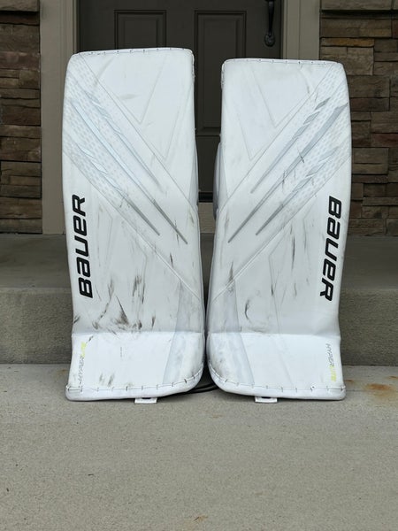 Used 33" Bauer Hyperlite Goalie Leg Pads
