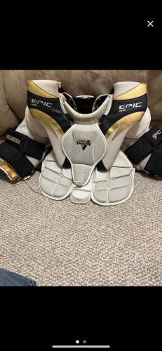 JR Medium Vaughn Epic 8400 Goalie Chest Protector